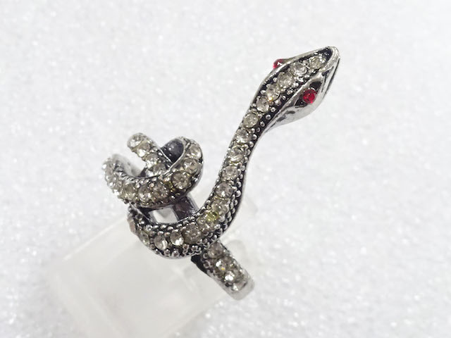 JAPANESE KIMONO / ANTIQUE COLORED STONE RING (SIZE 15)